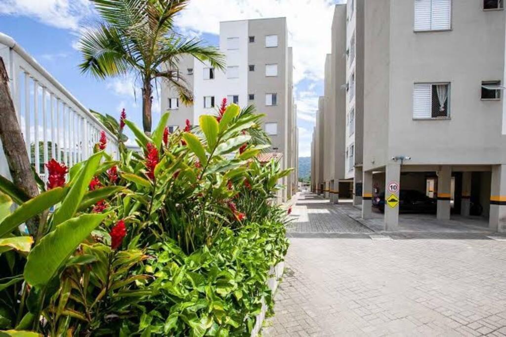 Apto Em Ubatuba Divisa Com A Praia De Itagua E Facil Acesso As Praias Fica Ao Lado Do Atacado Tenda Da Rodovia Rio Santos Екстериор снимка
