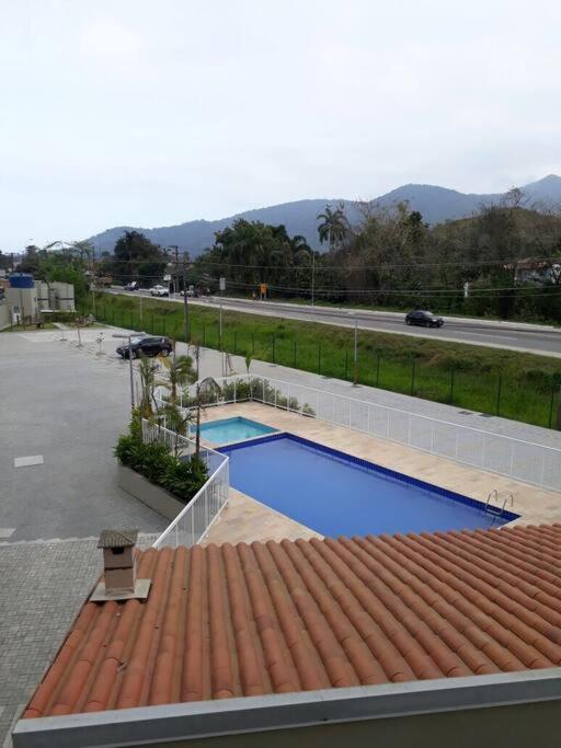 Apto Em Ubatuba Divisa Com A Praia De Itagua E Facil Acesso As Praias Fica Ao Lado Do Atacado Tenda Da Rodovia Rio Santos Екстериор снимка